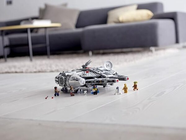 LEGO Star Wars Millennium Falcon 75257 Building Set - Image 4